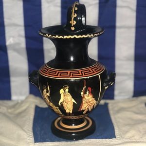 Smaller Greek Vase ❤️🧡